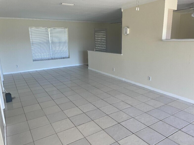 Living Room - 1431 Flagler Blvd