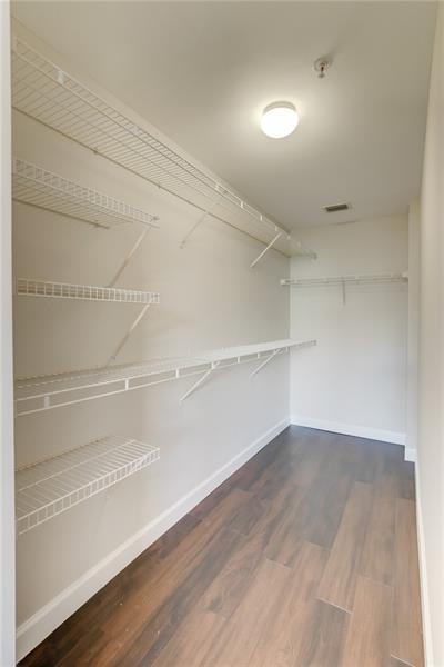 Building Photo - 533 NE 3rd Ave