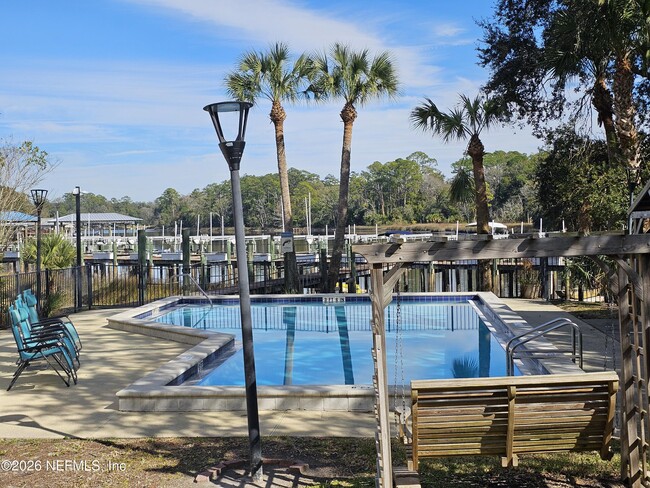 Building Photo - 1307 River Hills Cir E