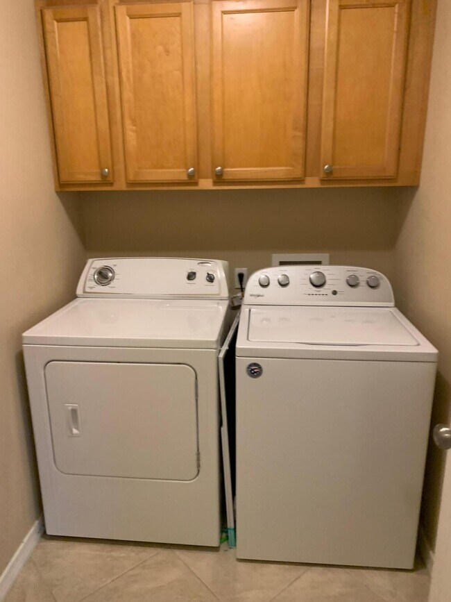 Building Photo - 4650 Windstarr Dr