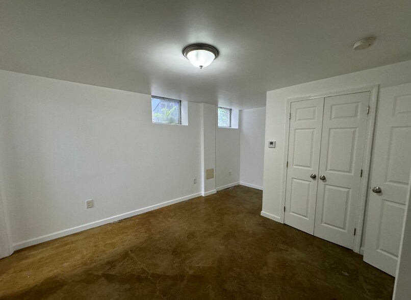 Building Photo - 60 Frankfort St