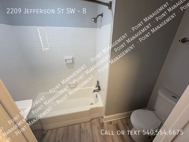 Building Photo - 2209 Jefferson St SW