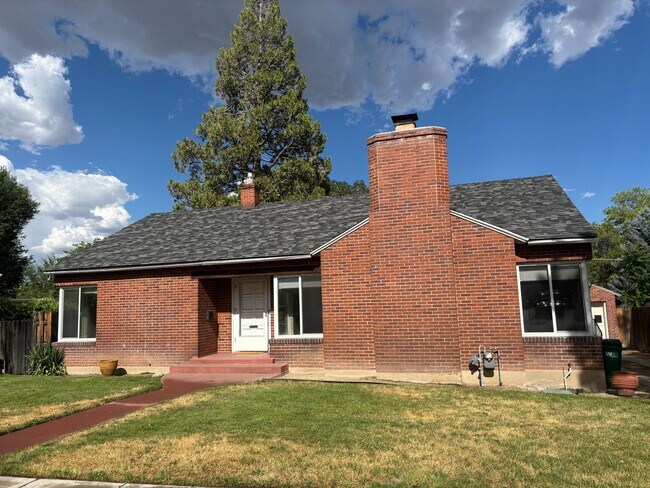 Primary Photo - 2 bedroom, 1 bath cottage in the heart of ...