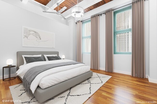 Building Photo - 312 N May St