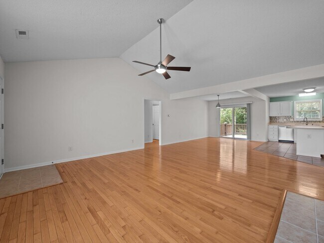 Building Photo - 305 Appaloosa Ct