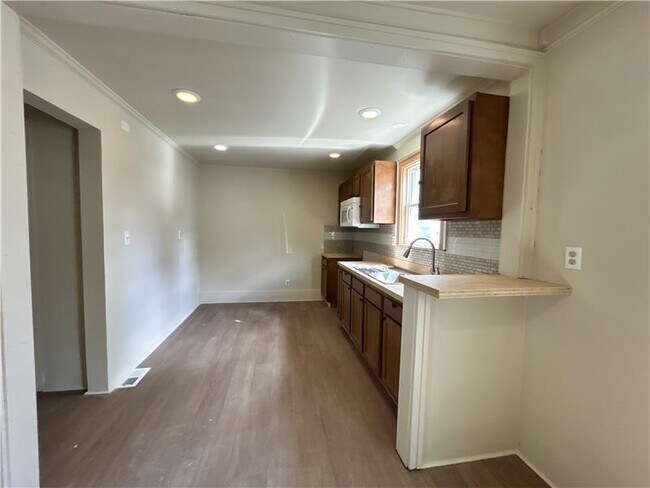 Building Photo - 1317 Plum St