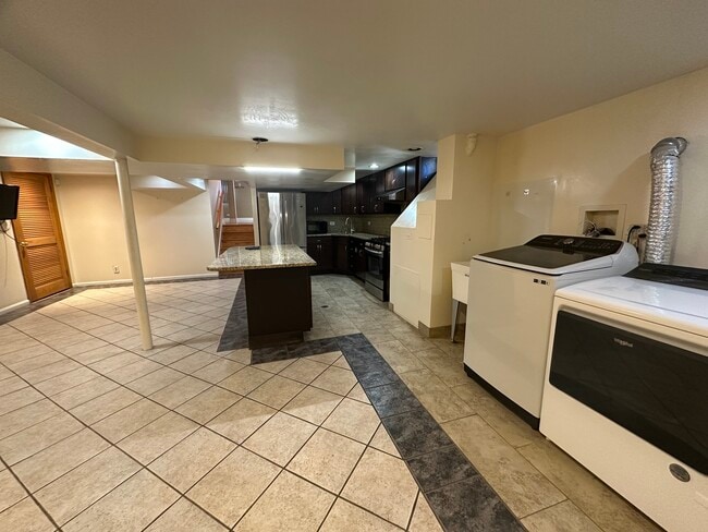 Building Photo - 3929 Jarvis Ave