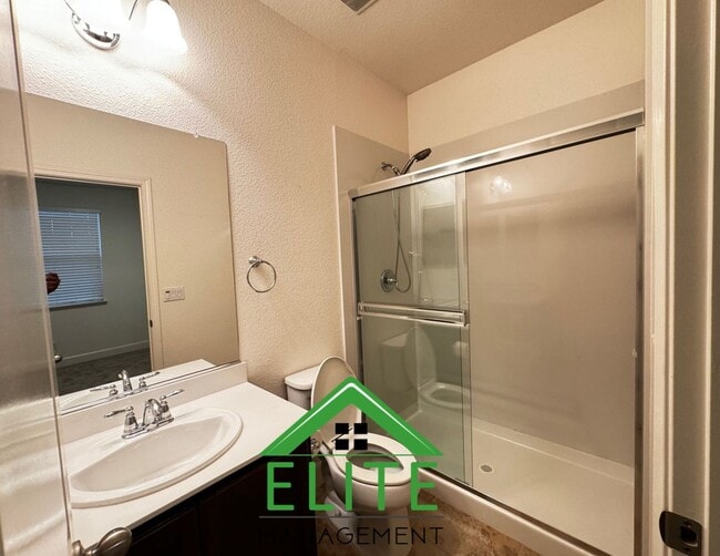 Building Photo - 2104 Westmeath Way