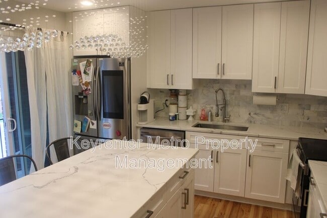 Building Photo - 201 Castleton Terrace