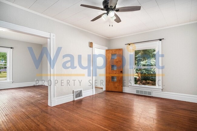 Building Photo - 114 E Maple St