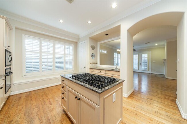 Building Photo - 6318 Elm Ct