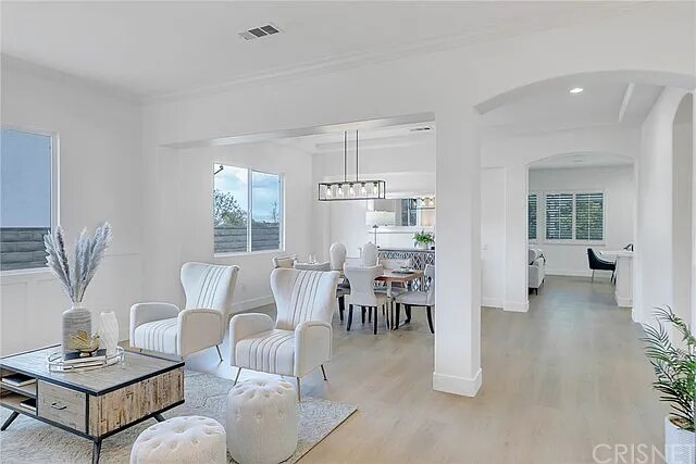 Building Photo - 24942 Greensbrier Dr