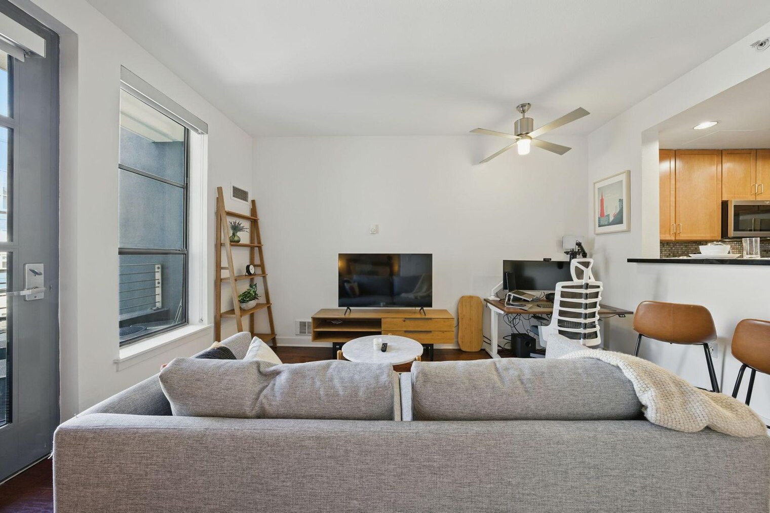 Building Photo - 355 Berry St