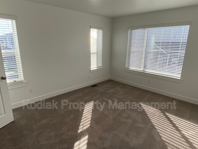 Building Photo - 1158 N 1880 W