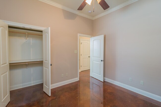 Building Photo - 145 Treasure Cove