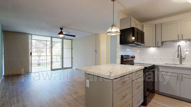 Building Photo - 95-273-273 Waikalani Dr