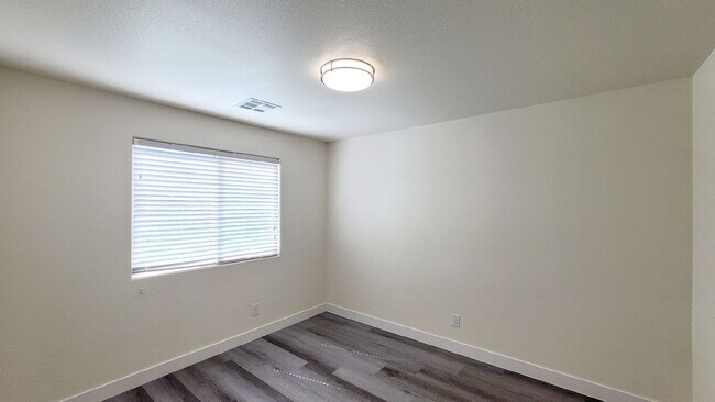 Building Photo - 8518 Genesee Ct