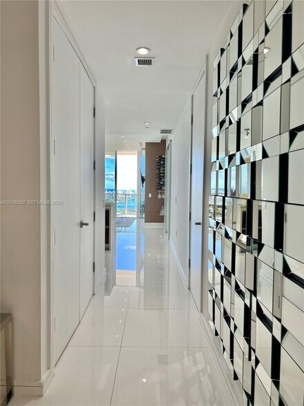 Building Photo - 1100 Biscayne Blvd