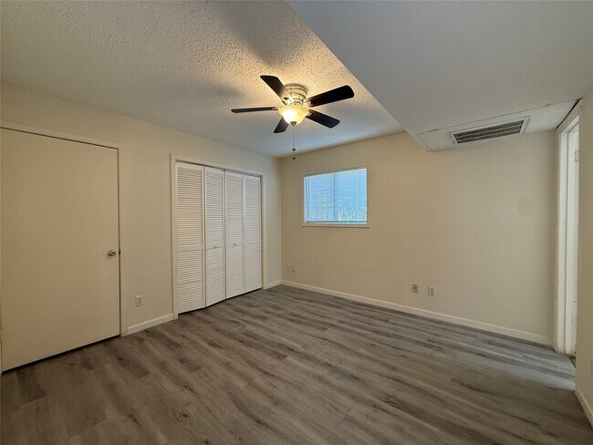 Building Photo - 1801 Cortlandt St