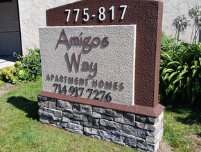 Building Photo - 813 Amigos Way