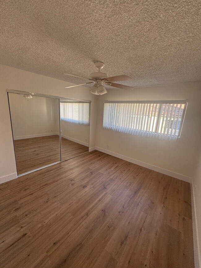 Building Photo - 1810 N Bronson Ave