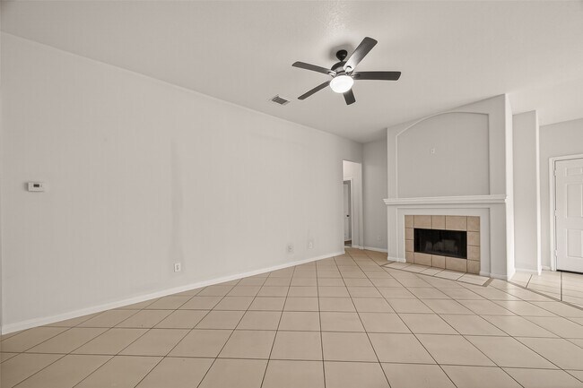 Building Photo - 1918 Riane Ln