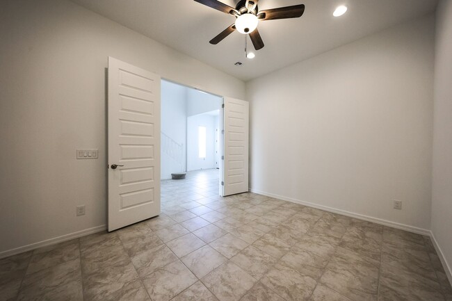 Building Photo - 3 Bedroom + Den and Loft in Aloravita Community
