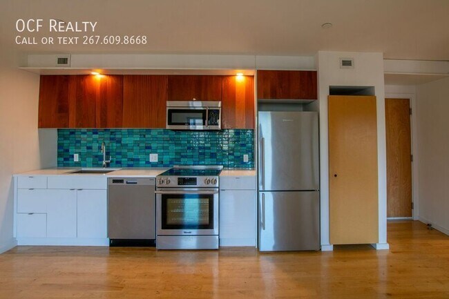 Building Photo - 152 W Laurel St