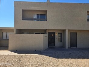 Building Photo - 2674 N 43rd Ave