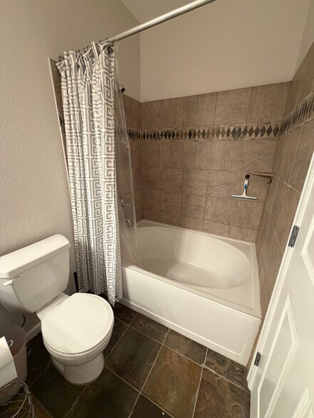 Building Photo - 1495 Blue Sky Way