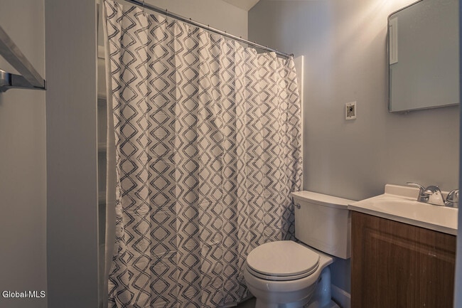 Building Photo - 65 Van Derveer St