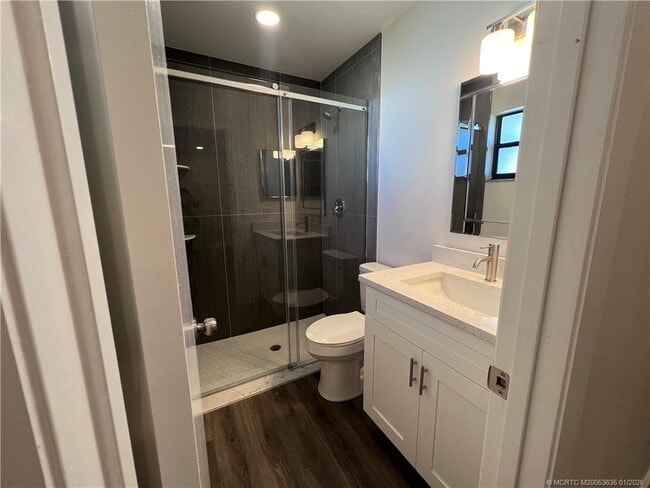 Building Photo - 981 SW Bay State Rd