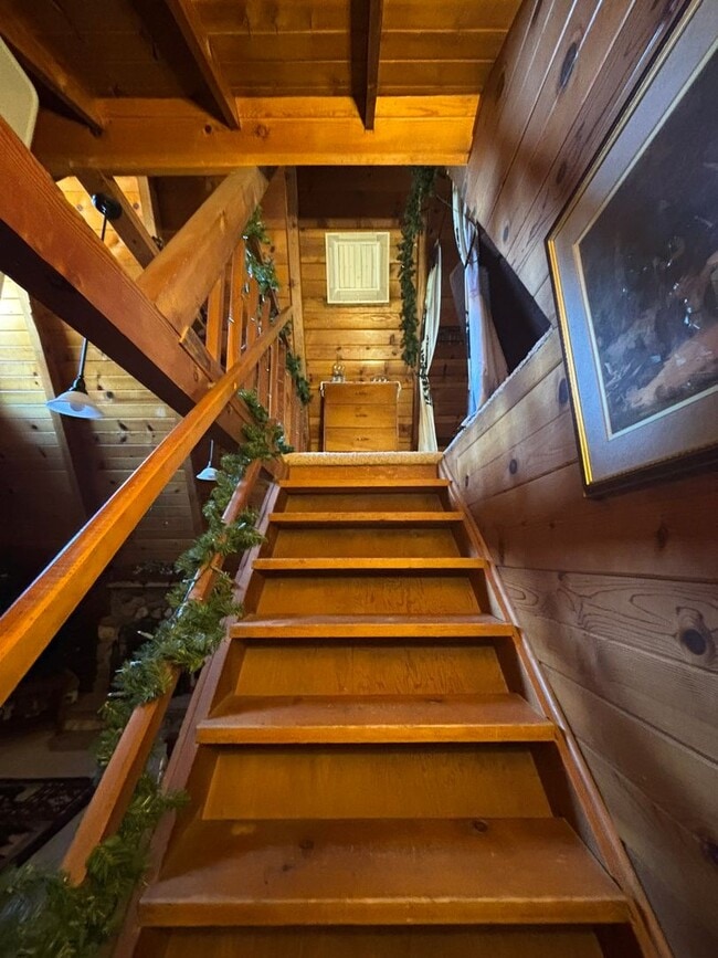 Building Photo - Charming Fully Furnished A-Frame Home with...