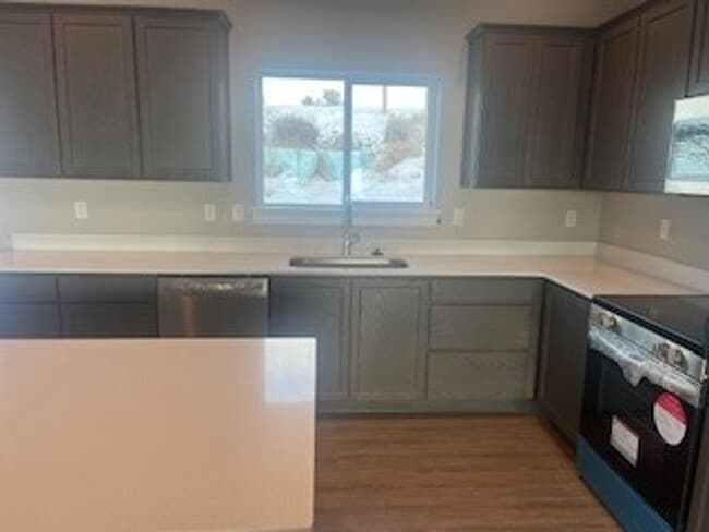 Building Photo - Coming soon Now renting 3 bedroom House