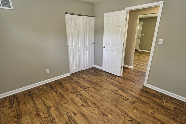 Building Photo - 2635 Netherton Dr