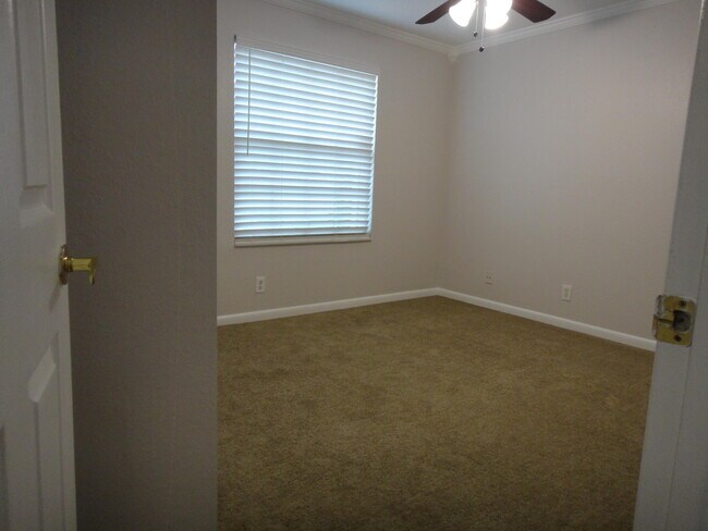 Building Photo - 15060 Corby Ct