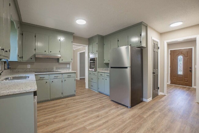 Building Photo - Now available! Renovated!