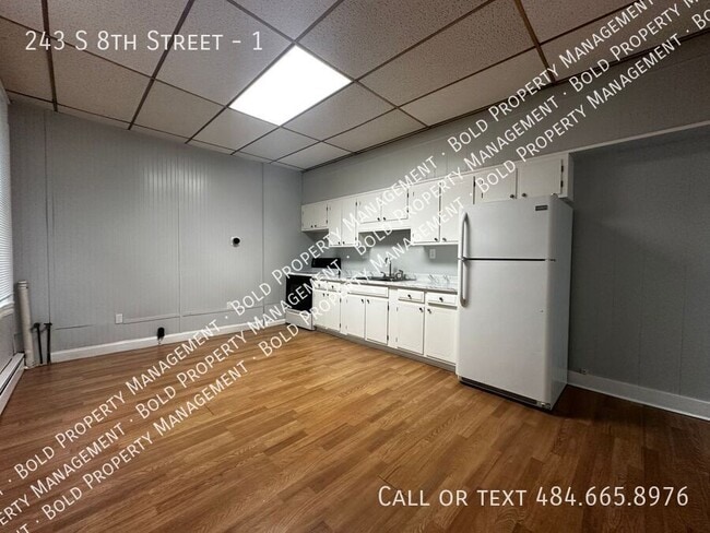 Building Photo - 243 S 8th St