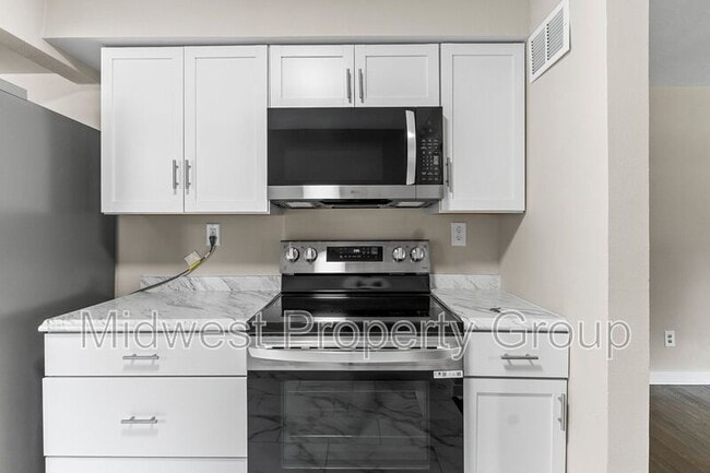 Building Photo - 618 Wesley Ave