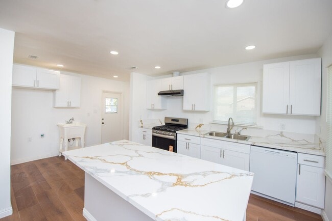 Building Photo - Remodeled Home