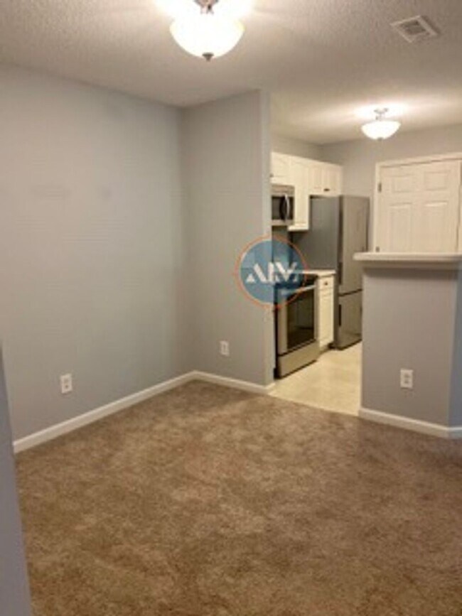 Building Photo - Second-Floor 1BR at The Estate at Westbury