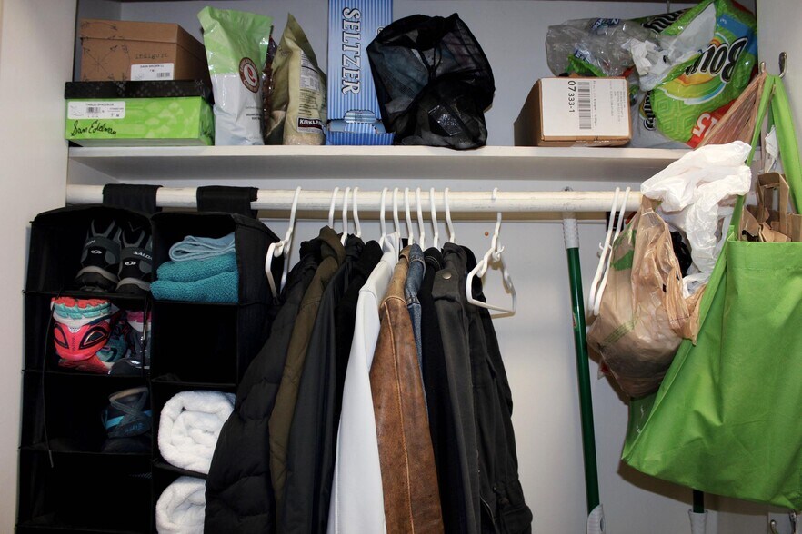 Building Photo - 879 Beacon St