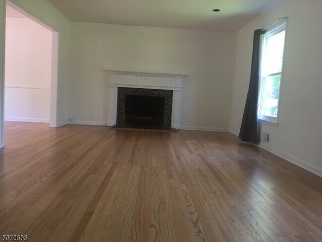 Building Photo - 424 White Oak Ridge Rd
