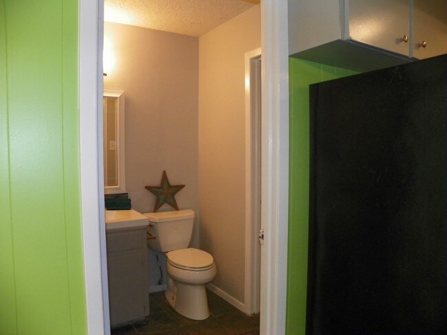 Building Photo - 3406 Dolphin Dr