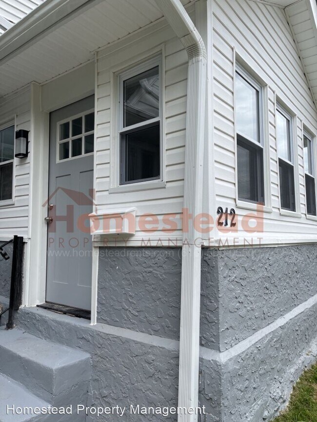 Building Photo - 3 br, 1.5 bath House - 212 Wabash Ave