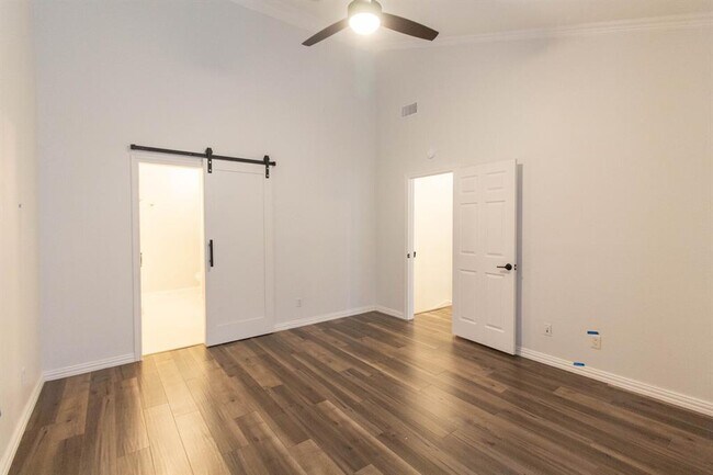 Building Photo - 14400 Montfort Dr