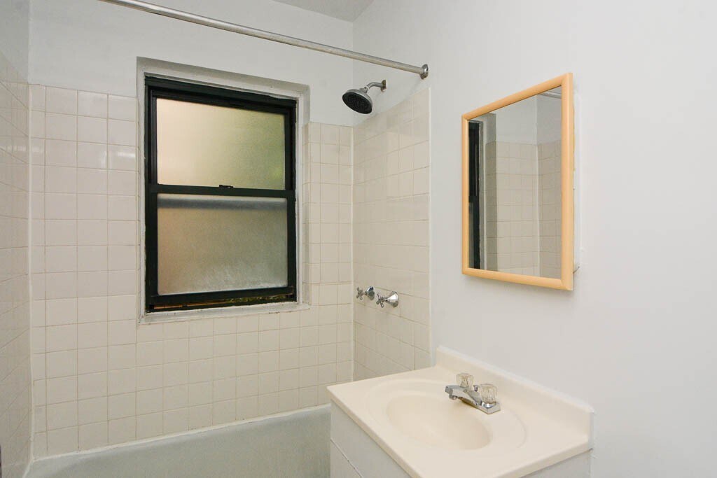 Building Photo - 2336 N Spaulding Ave