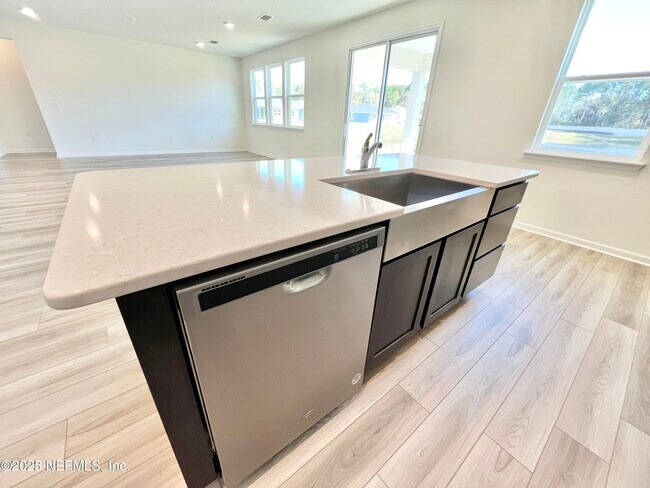 Building Photo - 12859 Logans Walk Ln
