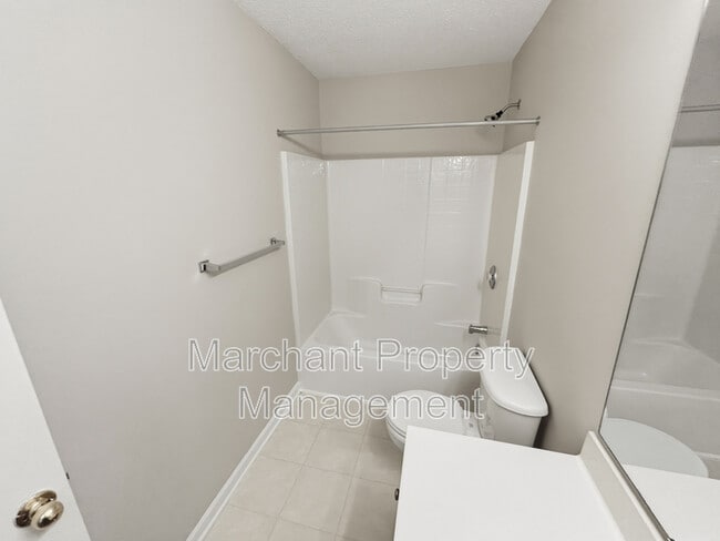Building Photo - 776 Waterbrook Ln