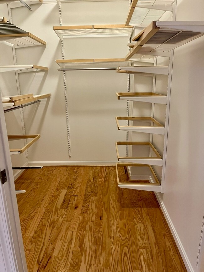 Building Photo - 1390 Kenyon St NW